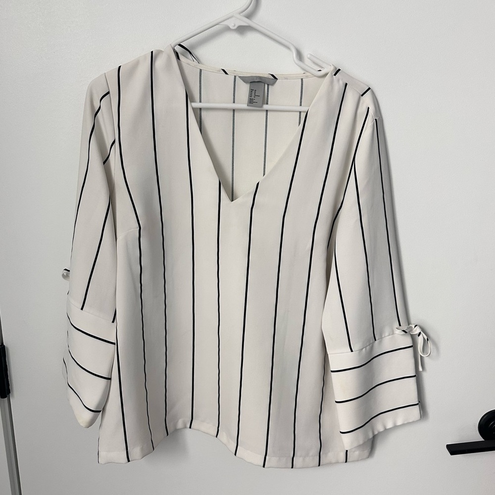 $5 DEAL - BUNDLE & SAVE H&M Striped 3/4 sleeve top